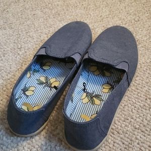 Report Blue Slip-Ons W/ Lemon Fabric Inside